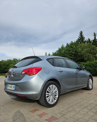 Opel Astra cena 24900 przebieg: 238000, rok produkcji 2014 z Krasnystaw małe 211